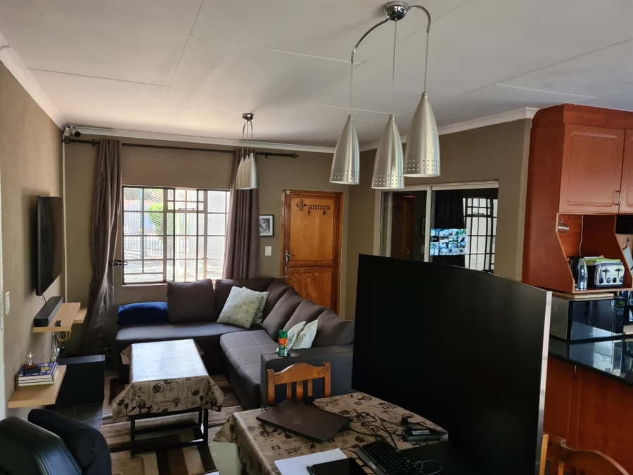 To Let 3 Bedroom Property for Rent in Cashan North West